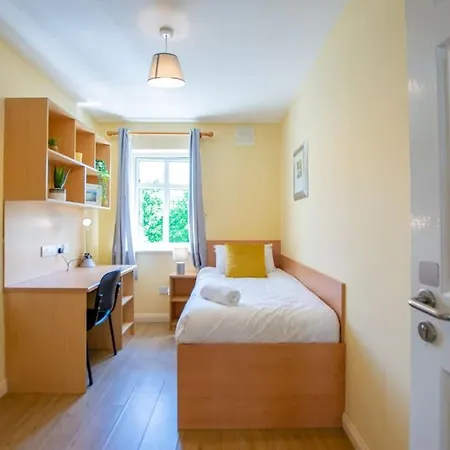 度假居 86 - Superb Townhouse With Parking By Shortstays *
