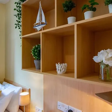 86 - Superb Townhouse With Parking By Shortstays Prázdninový dům Galway