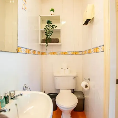 86 - Superb Townhouse With Parking By Shortstays 度假居 戈尔韦