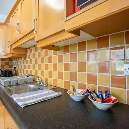 Prázdninový dům 86 - Superb Townhouse With Parking By Shortstays Galway